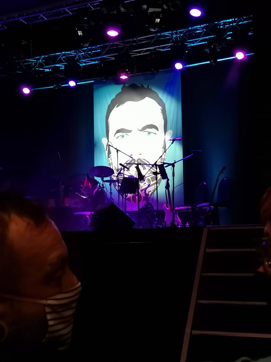 AplinIso's tweet photo. At De La Warr ready to see @AlexHorne  @hornesection https://t.co/hHbRFAeNgY