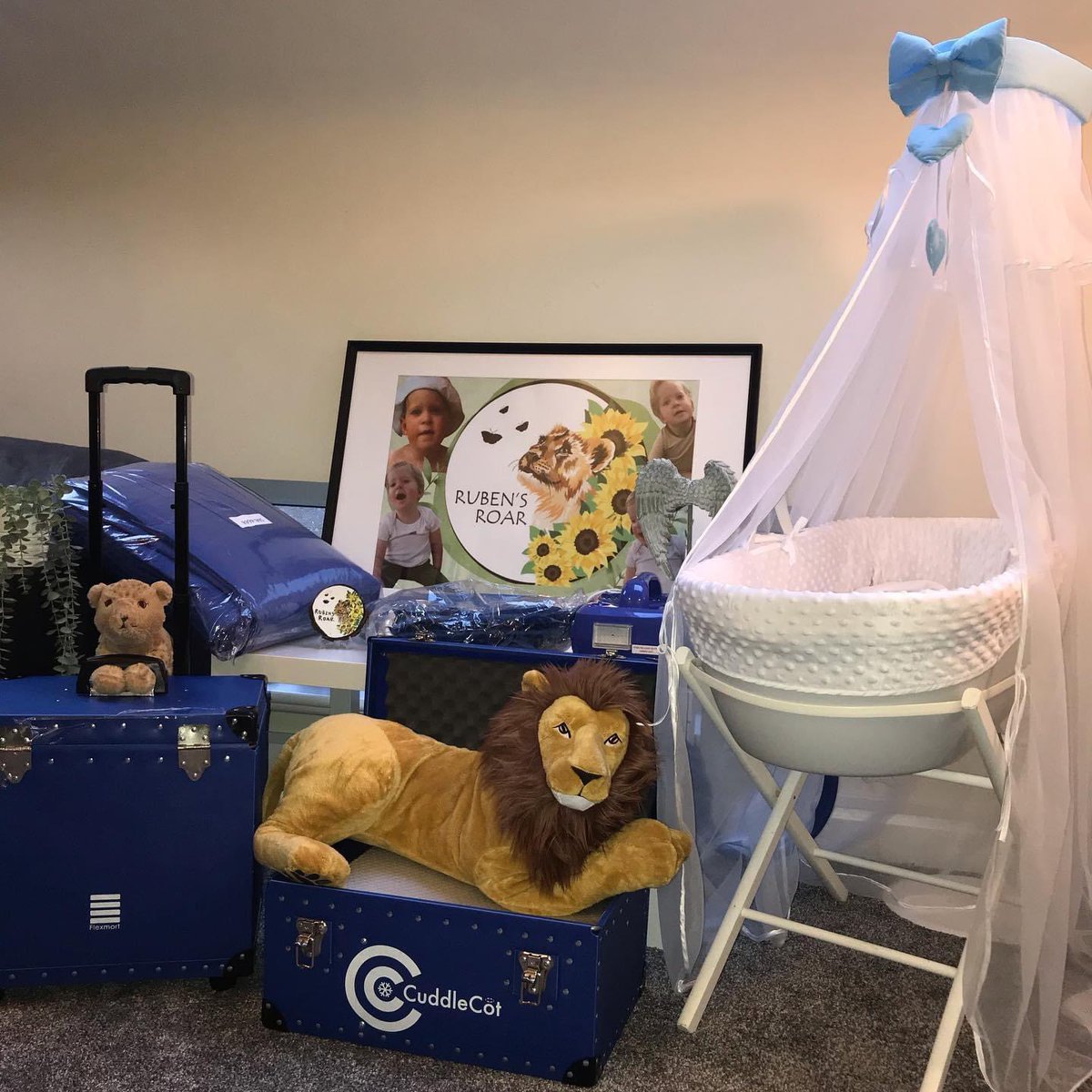 rubensroaruk's tweet photo. 💫💫💫💫
More big news,we have been taking some time to get familiar with both of our new machines after their recent arrival but are thrilled to finally announce they’re here &amp; ready for the use of Merseyside families should they wish to bring their child home to rest. https://t.co/zksnU3U4Y6