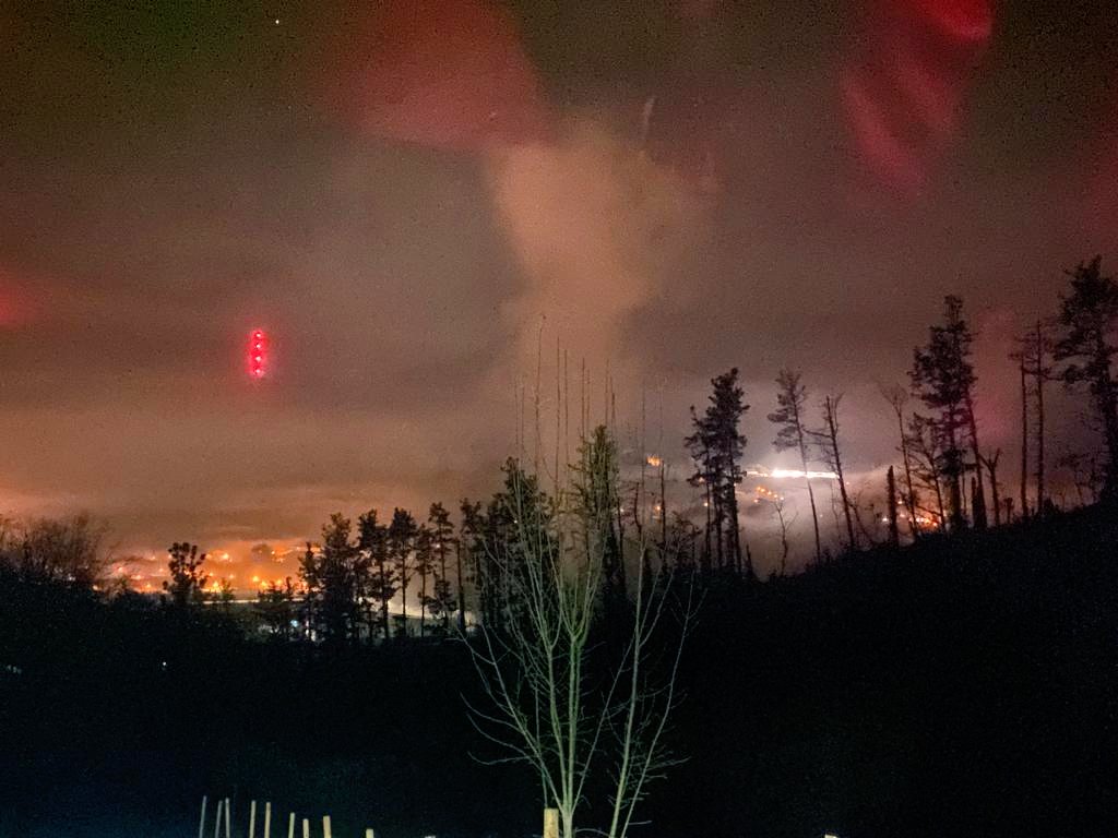 XingolaUsurbil's tweet photo. Eta horrela egun bat... eta beste bat eta beste bat... (2021.11.30 / #Usurbil)

1-📷 08:00
2-📷 19:15

#larrialdiklimatikoa
#ClimateEmergency 

@noaua @AireBira @usurbiludala @EguzkiEH @OrainIngurumena @Ingurumena_Eus @medio https://t.co/WNY229peMo