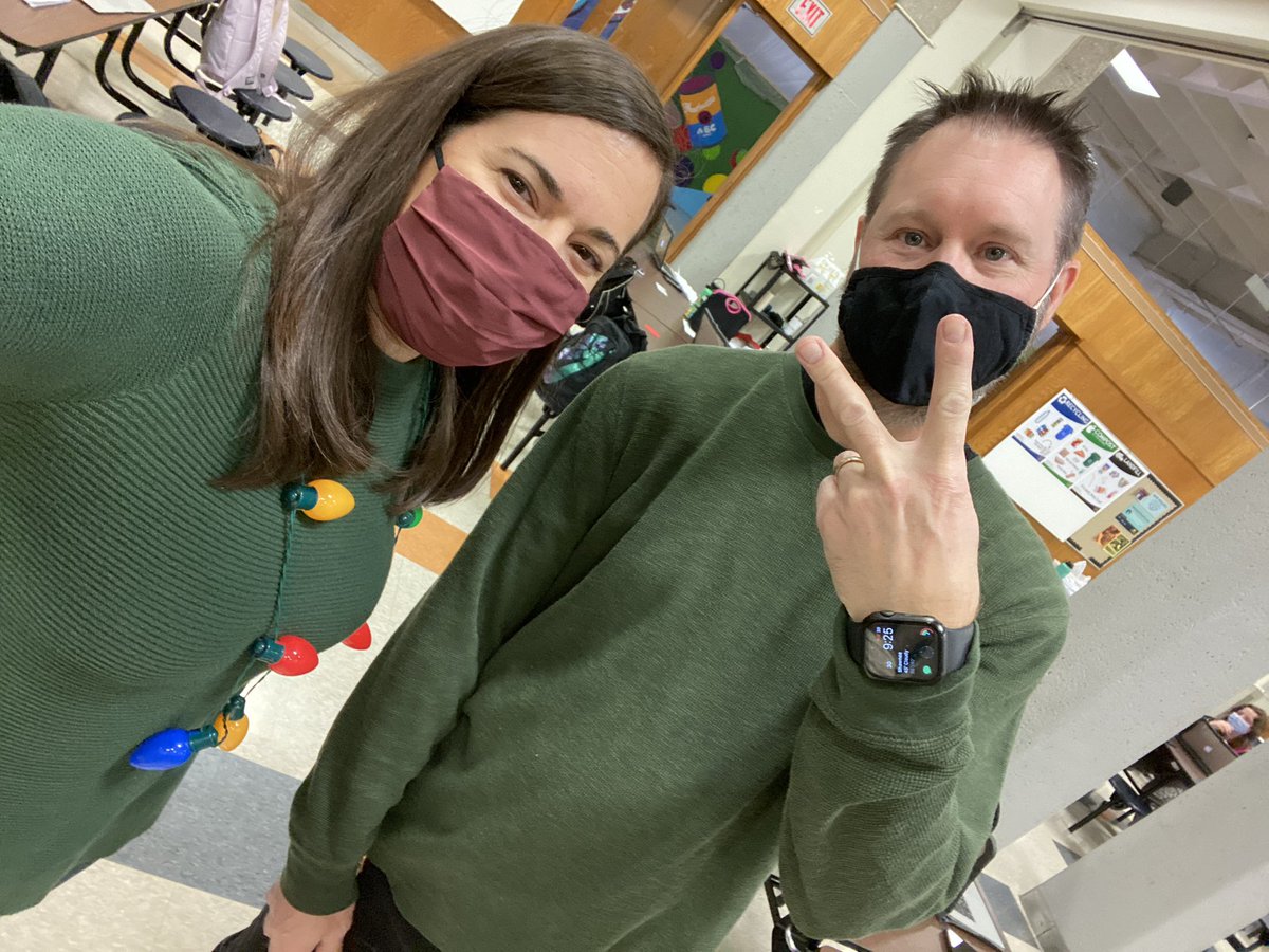SMNWLinkCrew's tweet photo. Link Crew’s got Senior Santas, Junior Elves, and a couple of Grinchy Green Teachers! Happy Not So Late Night Northwest! @NDubSpiritClub @smnw_office https://t.co/TGwribXOy4