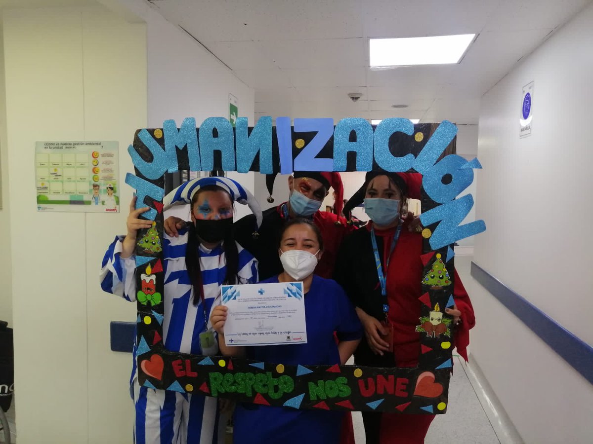 SubRedSur's tweet photo. #DeEstaManera continúa la #SemanaDeHumanización en la @SubredSur.
📜🏅El equipo de la Oficina de Calidad realiza entrega de los diplomas a los colaboradores del Hospital Vista Hermosa que se han destacado por su compromiso y humanización en la atención a nuestros usuarios. https://t.co/Oga1K0K0nW