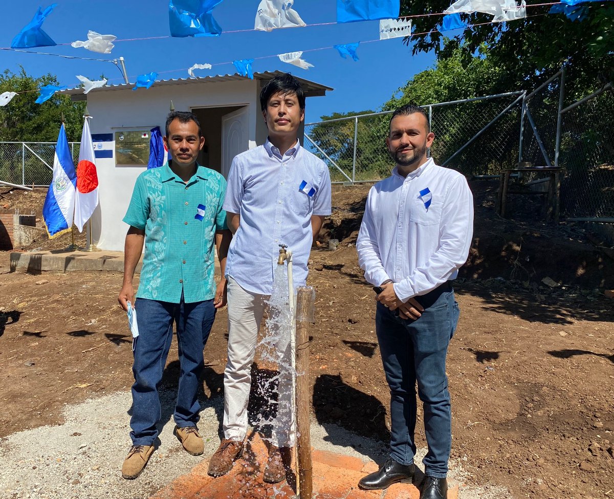 El 29 de Noviembre 2021 representantes de la Embajada del Japón en El Salvador, de <a href="/AlcaldiaSN_/">Alcaldía de Sonsonate Centro</a> , y la Asociación de Regantes Barranca Las Tablas participaron en el acto de cierre de Proyecto de Sistema de Abastecimiento de Agua Potable Cantón Las Tablas, Sonsonate.