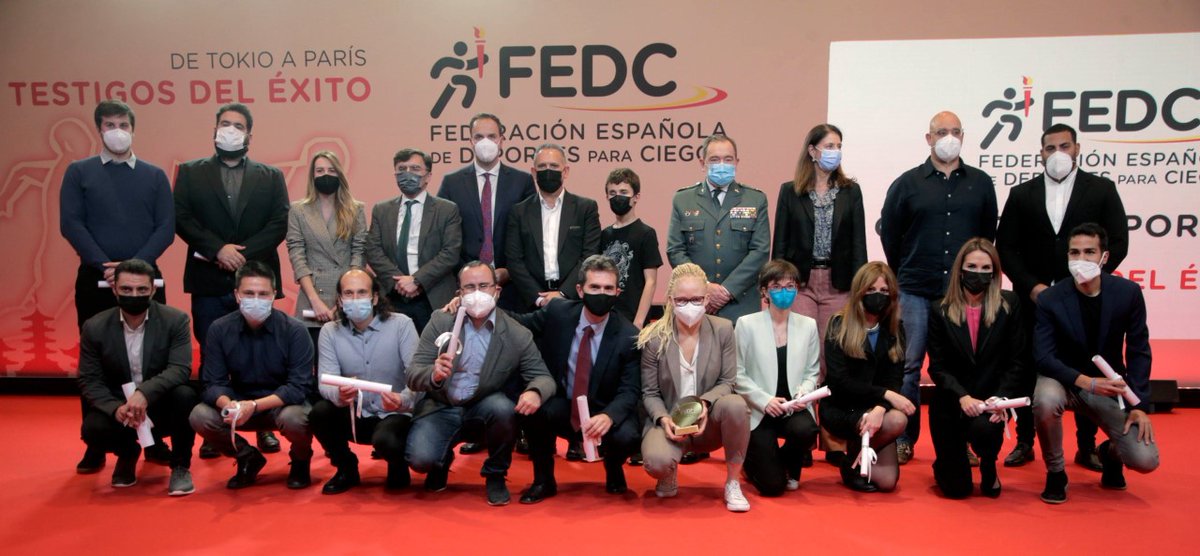 JaumeMarce's tweet photo. Muy agradecido y orgulloso de formar parte de esta gran familia. Muchas gracias a la FEDC por este reconocimiento y a la @ONCE_oficial por la labor que hacéis en el día a día, y por vuestro gran apoyo al deporte! https://t.co/XM0VGDBOKH