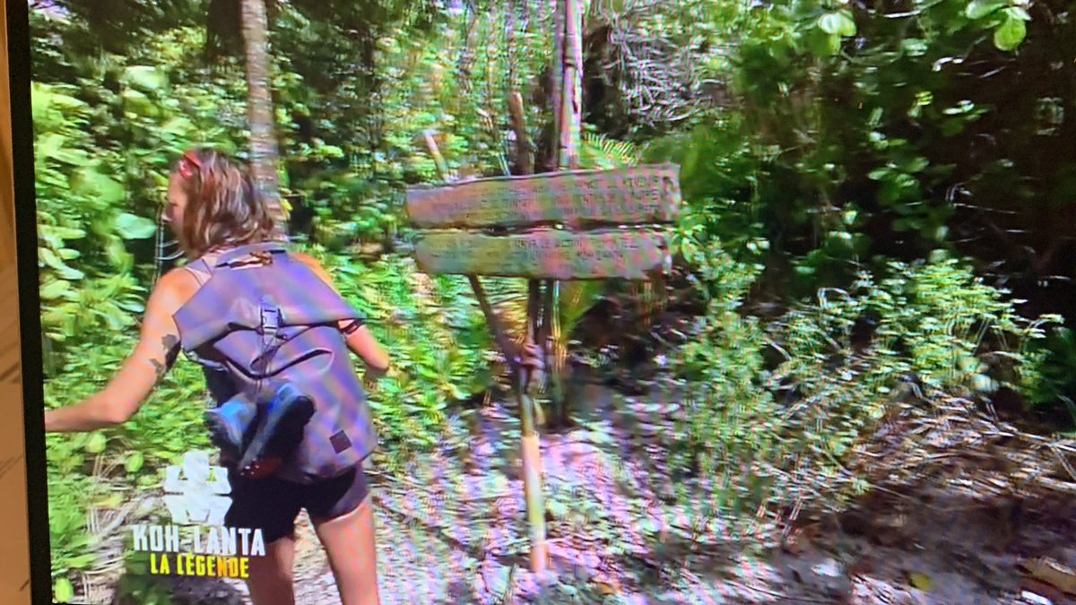 Alix elle a failli sortir en prenant le mauvais chemin sans faire exprès mdr #KohLanta