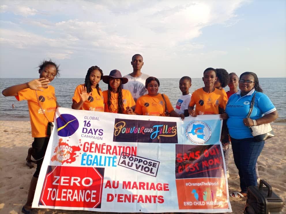 SOJFEP's tweet photo. @16DaysCampaign Après une présentation théâtrale sur les Violences entre partenaires intimes #VPI à la Plage de l'Hôtel Beau Vent  #Kahinda #Kalemie 27 juin 2021
@GirlsNotBrides @GlobalFundWomen @FRIDAfund @IIWF @MwanaMpwo @OPTinnovate @amplifyfund @gchallenges @FRB_KBS https://t.co/mHjcYI5HtN