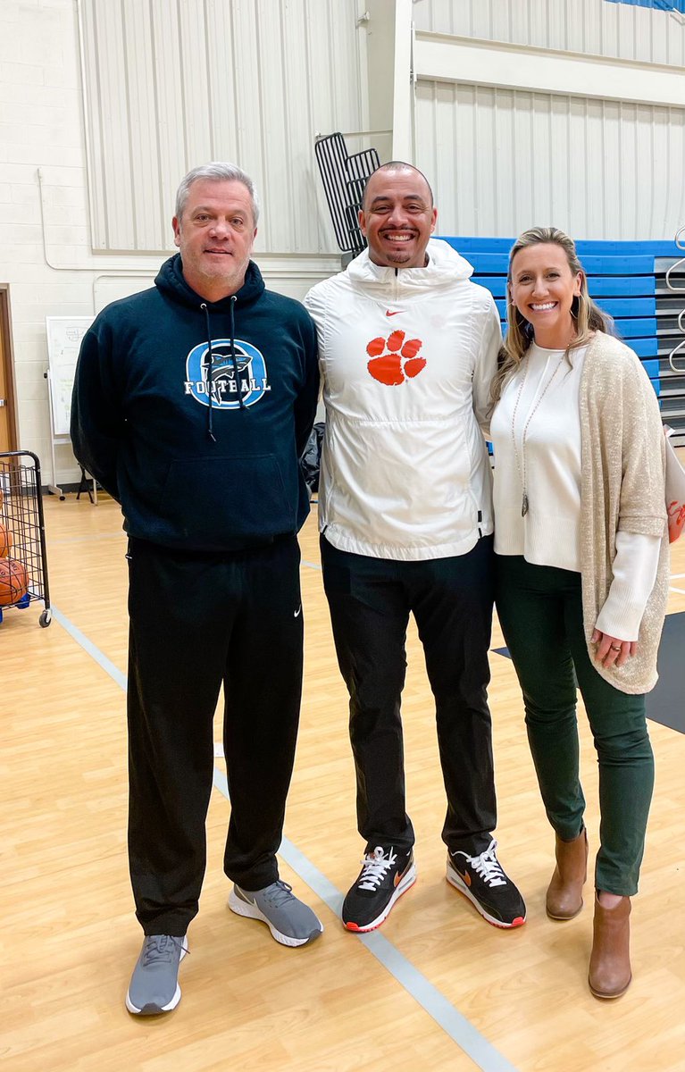 Oceanside Athletics (@adoceanside) on Twitter photo Thank you <a href="/ClemsonFB/">Clemson Football</a> and <a href="/Coach_TElliott/">Tony Elliott</a> for checking in on <a href="/LandsharkFB/">Oceanside Landshark Football</a> this morning! ๐ฆ๐ Thank you <a href="/ClemsonFB/">Clemson Football</a> and <a href="/Coach_TElliott/">Tony Elliott</a> for checking in on <a href="/LandsharkFB/">Oceanside Landshark Football</a> this morning! ๐ฆ๐