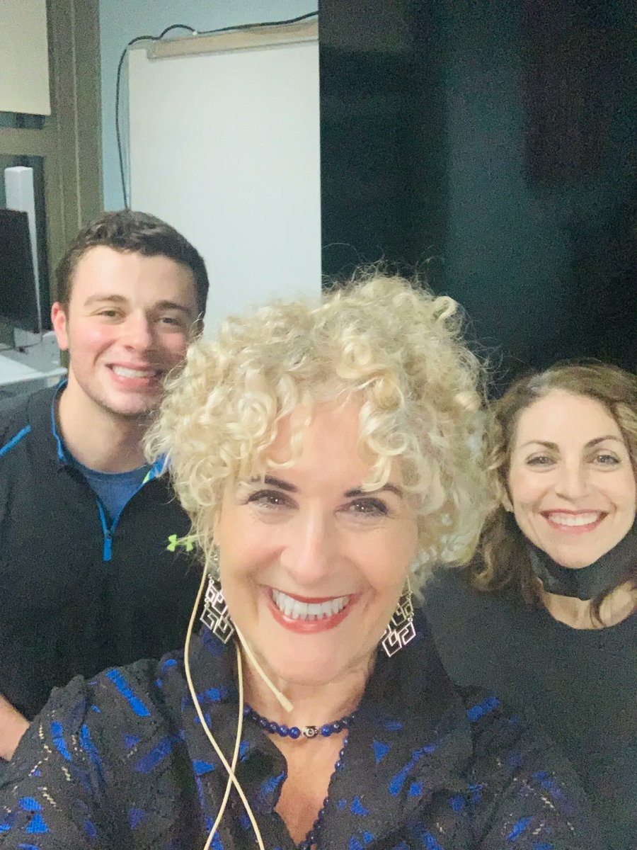 JodiLivon's tweet photo. I’m filled with such appreciation for the warm wonderful people who joined me at my last event! It was a fun, energizing, & spirited event! Next one is December 9th in Prior Lake MN! https://t.co/pZXvurZ50l #thehappymedium #gallerystylereadings #psychicintuition #JOY #spirited https://t.co/kjW1gsc388