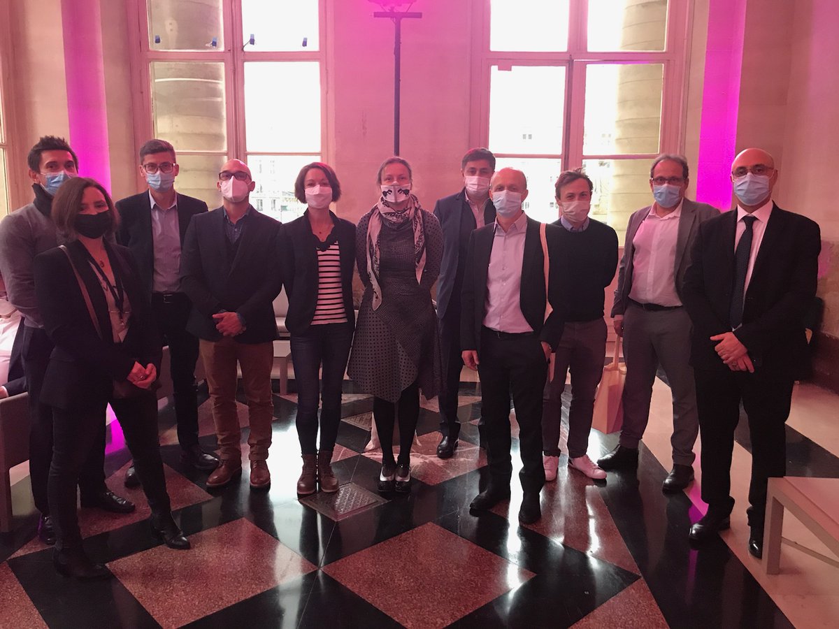CNRS_COTEDAZUR's tweet photo. @CNRS_DR20 accompagne aujourd'hui une délégation d'entreprises à l'événement #LabCom du @CNRS ! Rapprocher un laboratoire et une entreprise permet d'accélérer la recherche et l'#innovation pour aller plus vite et loin ensemble⤵️
https://t.co/x0uC6pDxSP https://t.co/k0AGWWXXrb