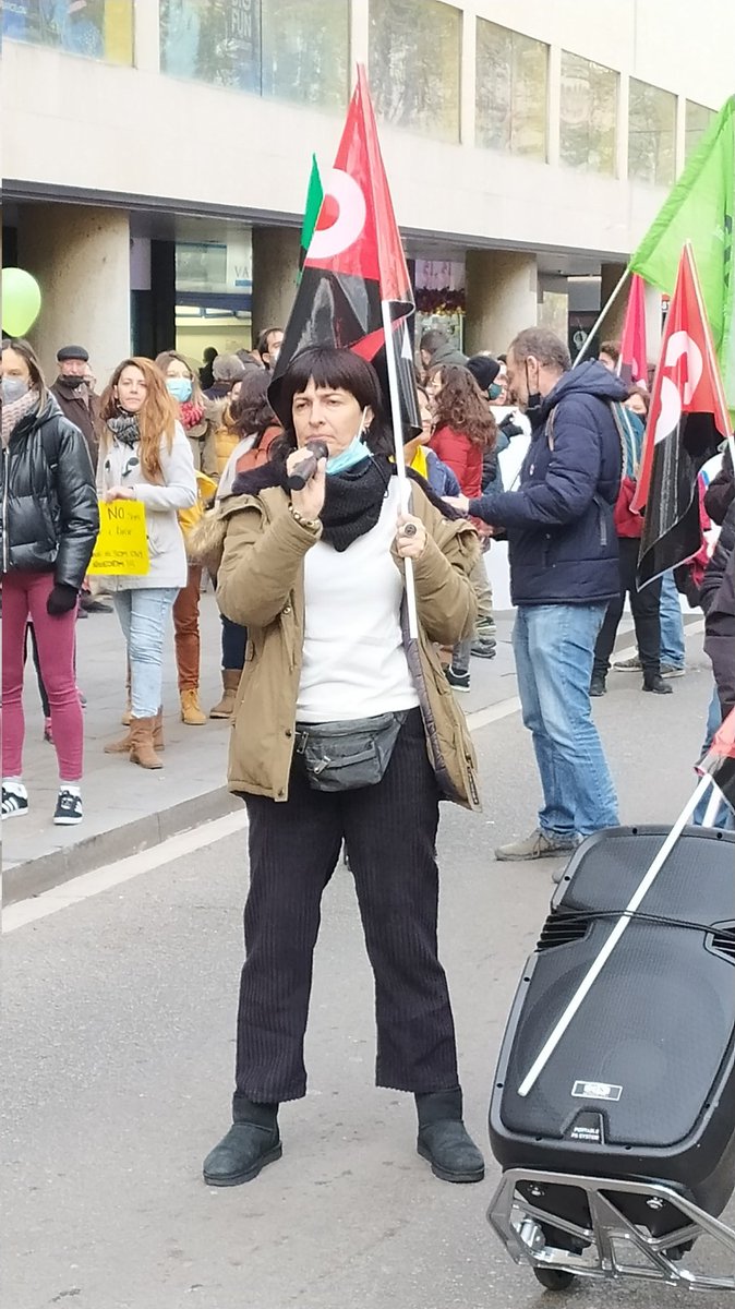 ElviraGaleano2's tweet photo. Vull dedicar una especial menció a totes les dones interines del sector public #VagaSectorPublic30Nov 
Ja que som les més afectades pel #Icetazo Precarització al sector public de totes les Administracions. Sigui Gencat com local. Totes juntes #LesQueHiSomEnsQuedem https://t.co/Iy7a7Wz3l3