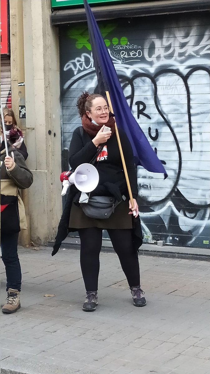 ElviraGaleano2's tweet photo. Vull dedicar una especial menció a totes les dones interines del sector public #VagaSectorPublic30Nov 
Ja que som les més afectades pel #Icetazo Precarització al sector public de totes les Administracions. Sigui Gencat com local. Totes juntes #LesQueHiSomEnsQuedem https://t.co/Iy7a7Wz3l3