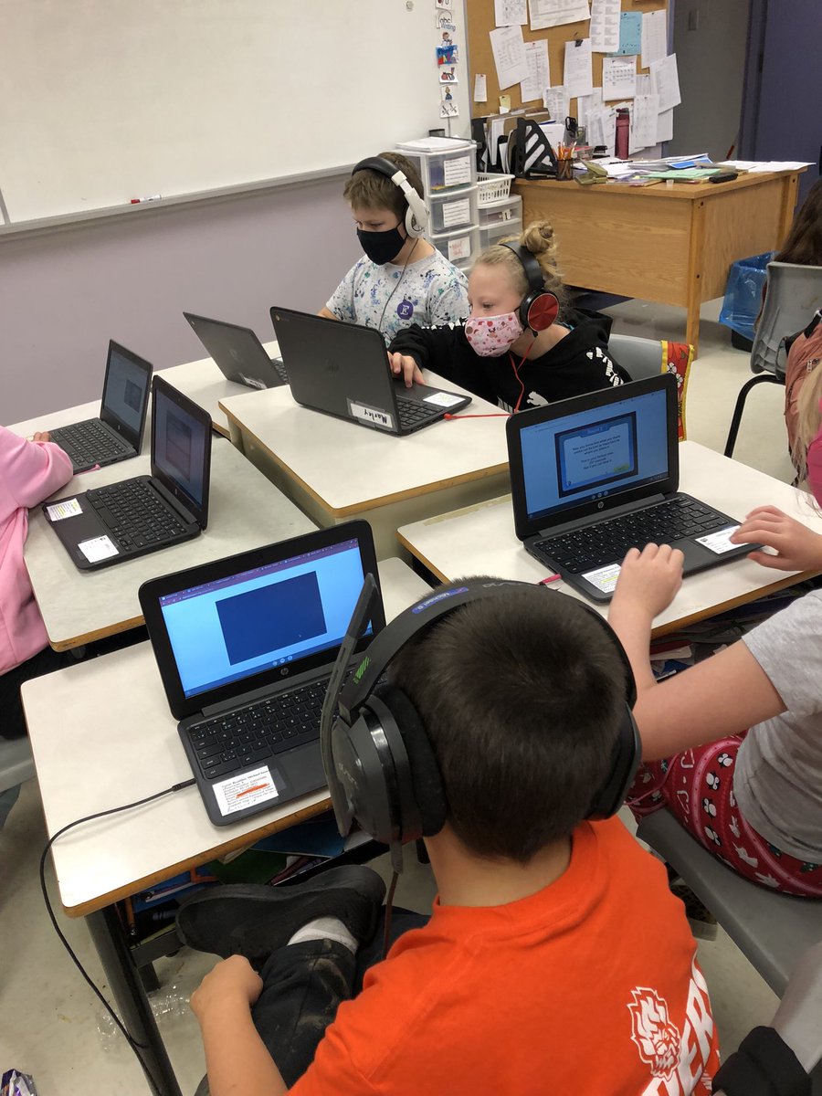 smleblanc40's tweet photo. Great digital citizens at @GreenfieldCB #cbvrce_tech https://t.co/cgCJYfYpYh