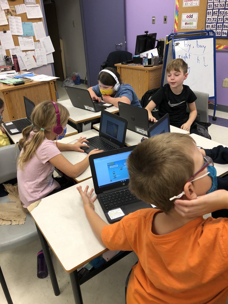 smleblanc40's tweet photo. Great digital citizens at @GreenfieldCB #cbvrce_tech https://t.co/cgCJYfYpYh