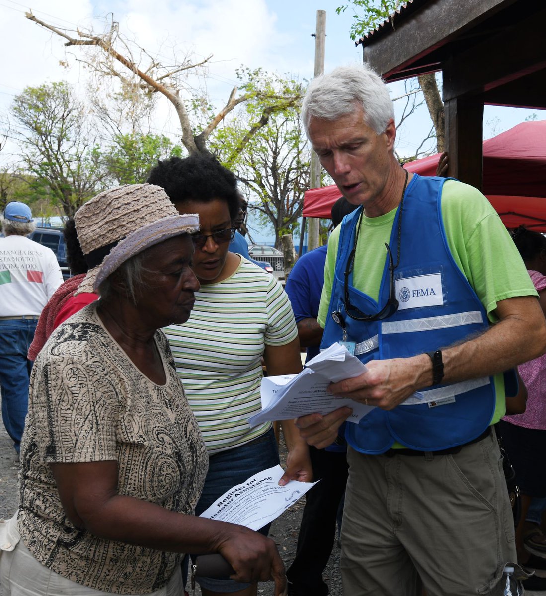 FEMA (@fema) on Twitter photo On this #GivingTuesday, consider giving back this holiday season by:
☑️ Volunteering your help at a local charity
☑️ Giving blood via <a href="/RedCross/">American Red Cross</a>
☑️ Donating to non-profit organizations via <a href="/NationalVOAD/">National VOAD</a>
Learn more: fema.gov/assistance/vol… On this #GivingTuesday, consider giving back this holiday season by:
☑️ Volunteering your help at a local charity
☑️ Giving blood via <a href="/RedCross/">American Red Cross</a>
☑️ Donating to non-profit organizations via <a href="/NationalVOAD/">National VOAD</a>
Learn more: fema.gov/assistance/vol…