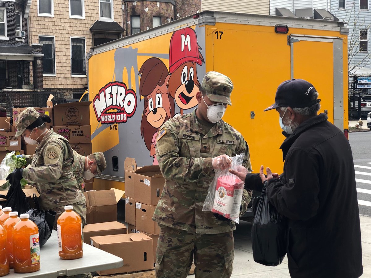 fema's tweet photo. On this #GivingTuesday, consider giving back this holiday season by:

☑️ Volunteering your help at a local charity
☑️ Giving blood via @RedCross
☑️  Donating to non-profit organizations via @NationalVOAD

Learn more: https://t.co/80neifLFqd https://t.co/IPfGn8aTaW