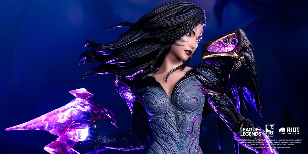 PureArtsLimited's tweet photo. Which head pose do you prefer? 😈 You're in luck because you'll receive both when you order the Kai'Sa 1/4 Scale Statue ➡️ https://t.co/cTuHYWzozH

#LeagueofLegends #DaughteroftheVoid https://t.co/ynFO6D9wXs