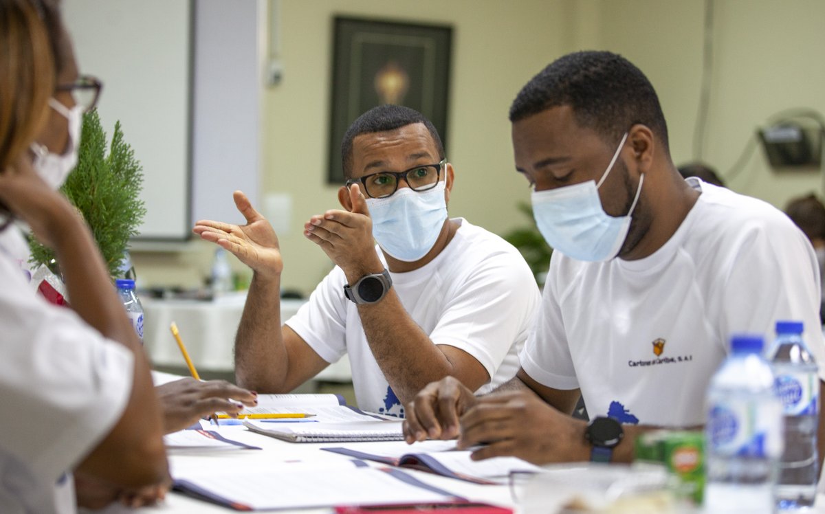dosetransforma's tweet photo. Es importante dedicar nuestros esfuerzos en ser la mejor versión de nosotros mismos para obtener los resultados deseados como entes sociales.

#Valores #Transformación #Cambio #Valor #DominicanaSeTransforma  #Maxwelltransformdr https://t.co/1ESR4w0FdN
