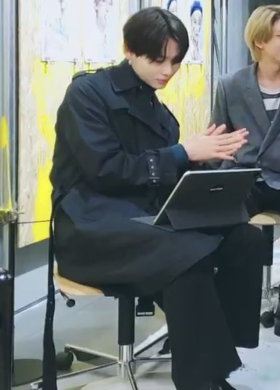 엔화이자에 남자있는거 지금 처음 알음