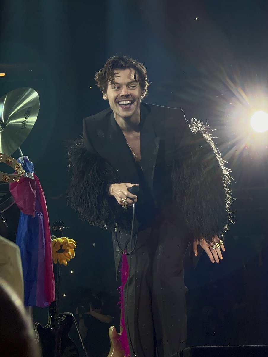 obviousigns's tweet image. one of the best pics taken this tour