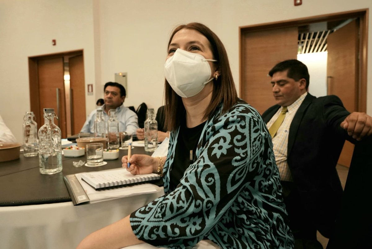 INDAP_Chile's tweet photo. En este comité directivo que se llevará a cabo durante dos días, evaluaremos la gestión de nuestro servicio durante este 2021, bajo el liderazgo del director nacional @crecondo y junto a los directores regionales, jefes de divisiones y asesores. https://t.co/DZ2fUlefkt