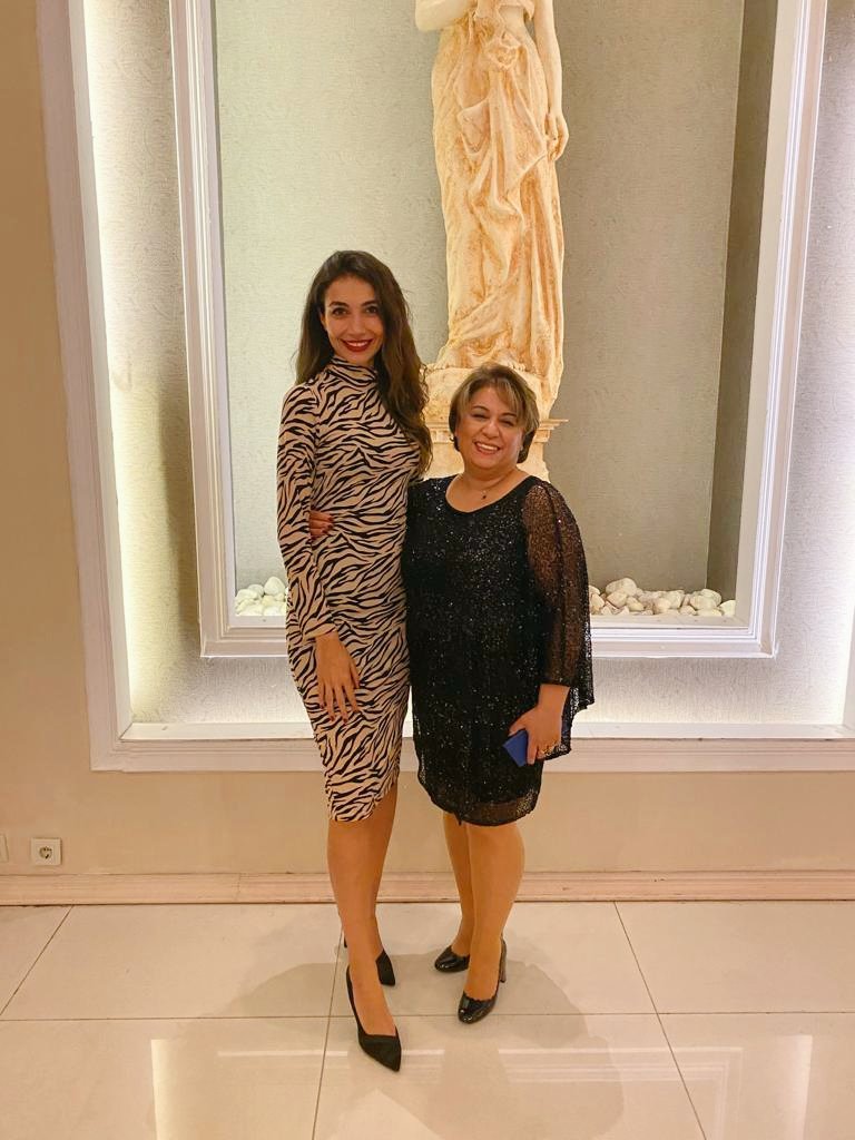 ftmkrdge's tweet photo. Manisa Bahçeşehir Koleji ailesiyle birlikte geçen 6 yıl... Onlarca anı ve bir dolu birikim teşekkürler @AtlDilan @nurdanzorer @fatlihann  ✨✨✨ https://t.co/VQX715yWDE