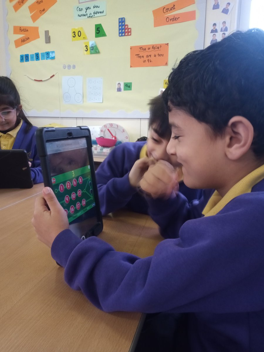 MissTobieLHS's tweet photo. We've been practising our bonds to ten and exchanging in maths today. ➕🧮
@HeadLHS @MrsGunnerLHS #mathsLHS https://t.co/QMciJasgfl