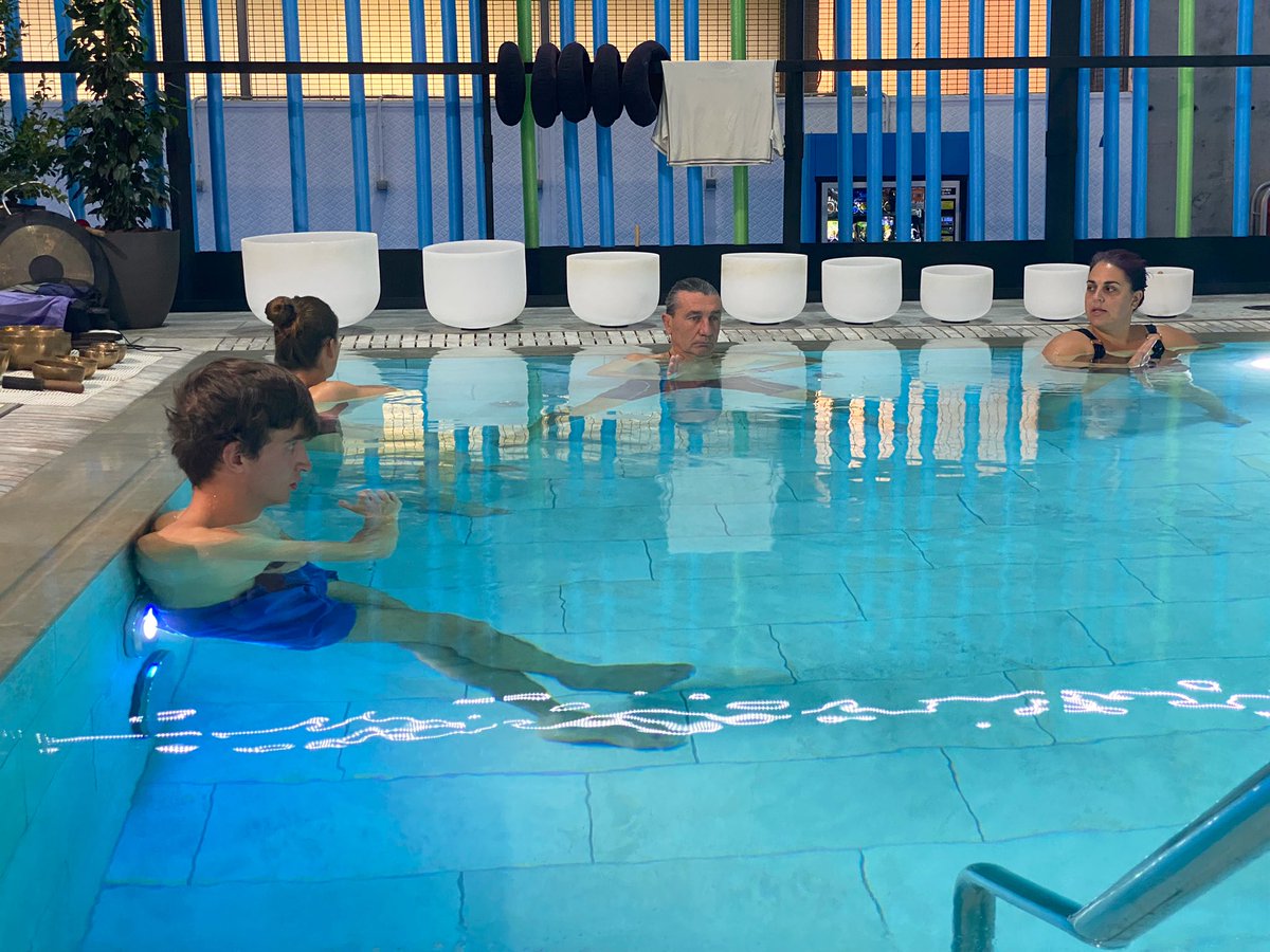 Piscina Barcelona tweet media