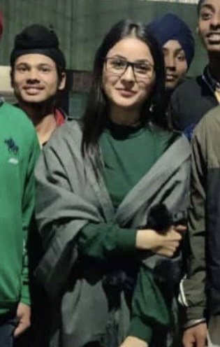 Shanayaaa_27's tweet photo. It's a different Shehnaaz altogether!!
More strong, more mature with a glimpse of him in her 🥺♥️ https://t.co/N777c9wy6N