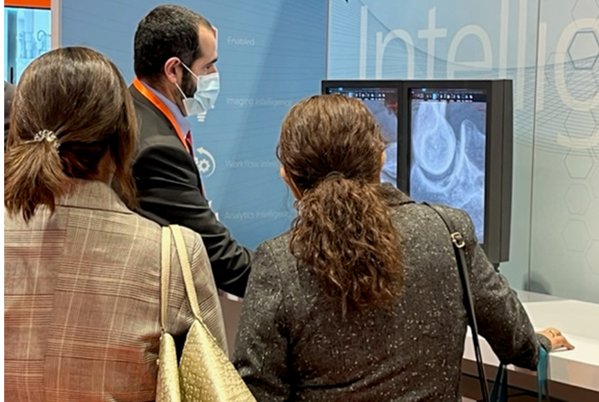Carestream's tweet photo. Lots of interest in our AI-powered Smart Noise Cancellation software at #RSNA21. SNC enables customers to lower radiation dose without loss in image quality when compared to our standard image processing. See it in our booth in the North Hall. #carestreamAI #radiologyAI https://t.co/L9rPvNHU04