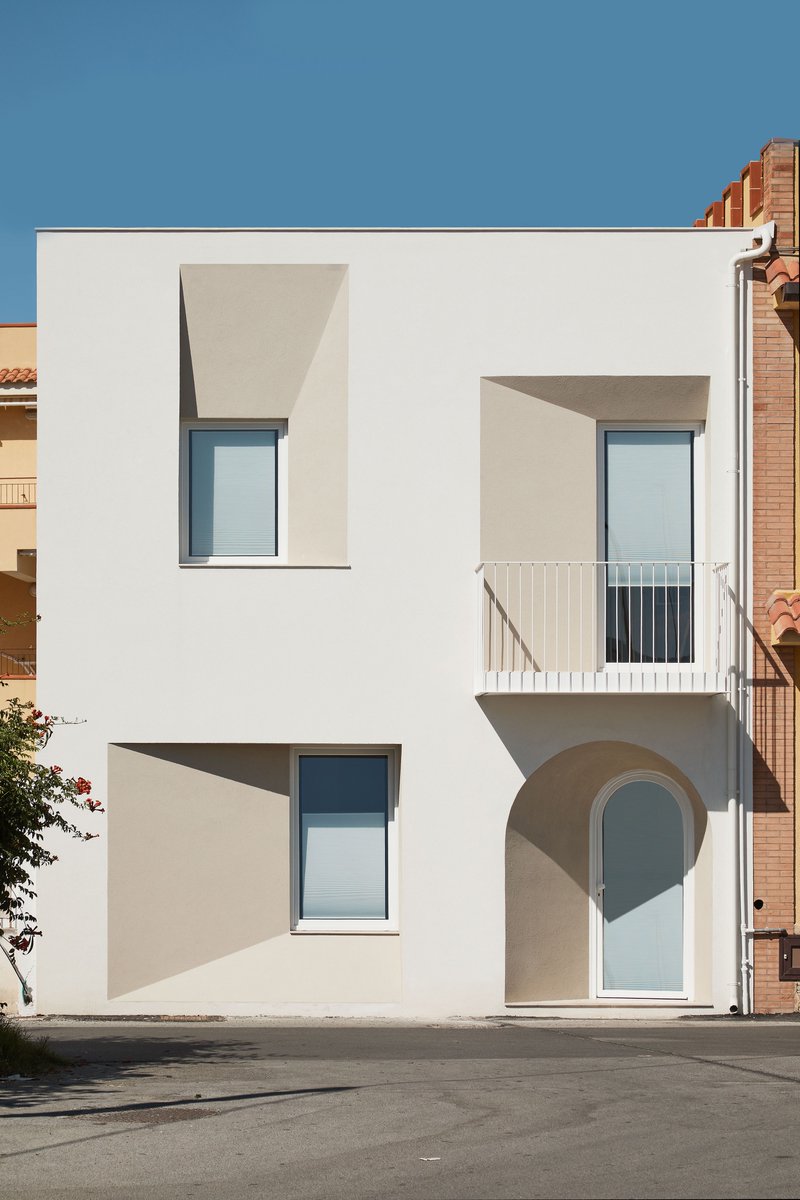 ArchiloversCom's tweet photo. 'Un piccolo gesto plastico'
Project by #BODAR bottega d'architettura
>> https://t.co/GkB328YWgQ https://t.co/8zkBxKZtno