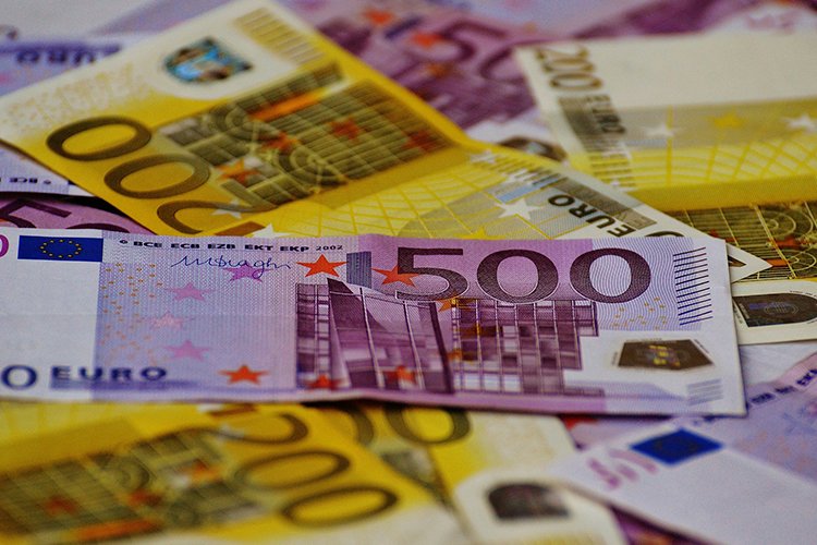 𝗛𝗲𝗯 𝗷𝗲 𝗱𝗶𝘁 𝗷𝗮𝗮𝗿 𝗱𝗲 𝘀𝗰𝗵𝗲𝗻𝗸𝘃𝗿𝗶𝗷𝘀𝘁𝗲𝗹𝗹𝗶𝗻𝗴 𝗮𝗹 𝗴𝗲𝗯𝗿𝘂𝗶𝗸𝘁?

Een aantal vrijstellingen in de schenkbelasting is dit jaar eenmalig verhoogd.  Lees hier het volledige bericht bit.ly/3cUuJdE