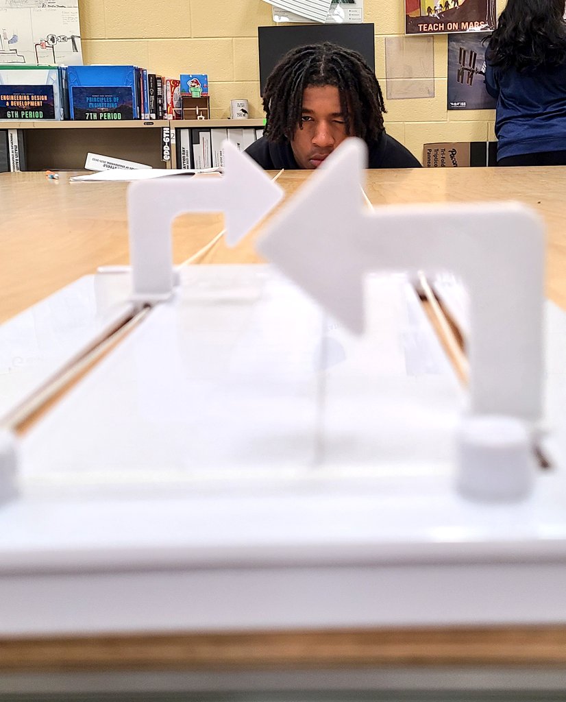wcsSHSbp's tweet photo. Before break, it was reaction time.
Aerospace is now completing visual perception testing as a part of their flight physiology unit, preparing for our Mission to Mars project! https://t.co/IeLbR3D9Wa