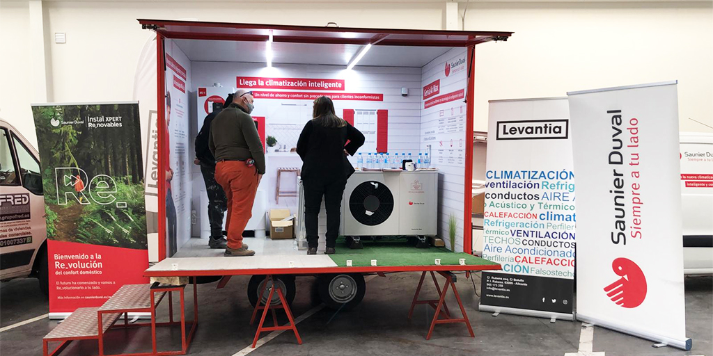 saunierduval's tweet photo. #Instalador, nuestro remolque sigue #OnTheRoad. Hoy paramos en #Sencor (#Manresa) y @LevantiaAAL (#Alicante).

Aprovecha esta oportunidad y visita nuestro showroom itinerante. ¡Te esperamos!

#SiempreATuLado #SaunierDuval https://t.co/3SAiSGcnB0