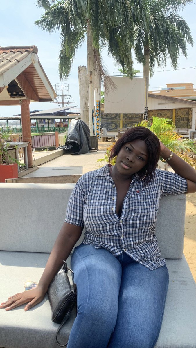 Lima_Coulibaly's tweet photo. Juste vous montrer ma belle teinte 🌑 https://t.co/5zItpsIh4Z