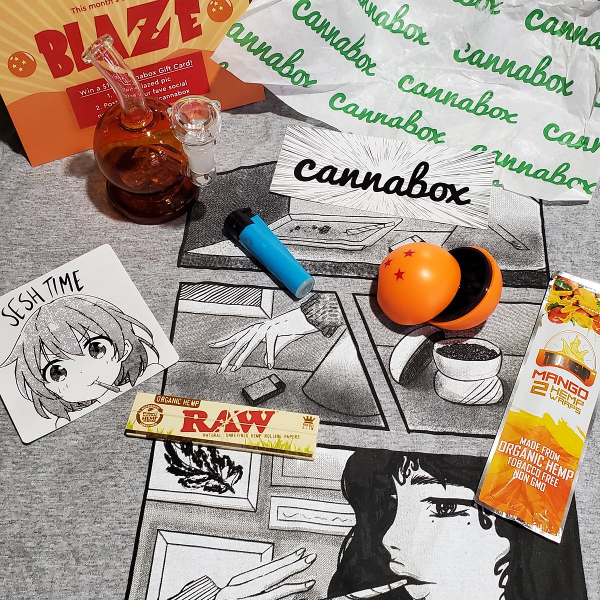 edohpa's tweet photo. #Cannabox ~ November Blaze Box
Cannabis Friendly, 420 Minded, MMJ Patients & More!
Get 10% Off w/ My Link
https://t.co/miyJTVeZAb
#SubscriptionBox #November #Blaze #Unboxing #TShirt #Glass #Raw #MangoWraps #Stickers #Sesh #ClipperJet #DragonBall #Grinder #DragonBallGlass #HGG21 https://t.co/fN5g76m9sS