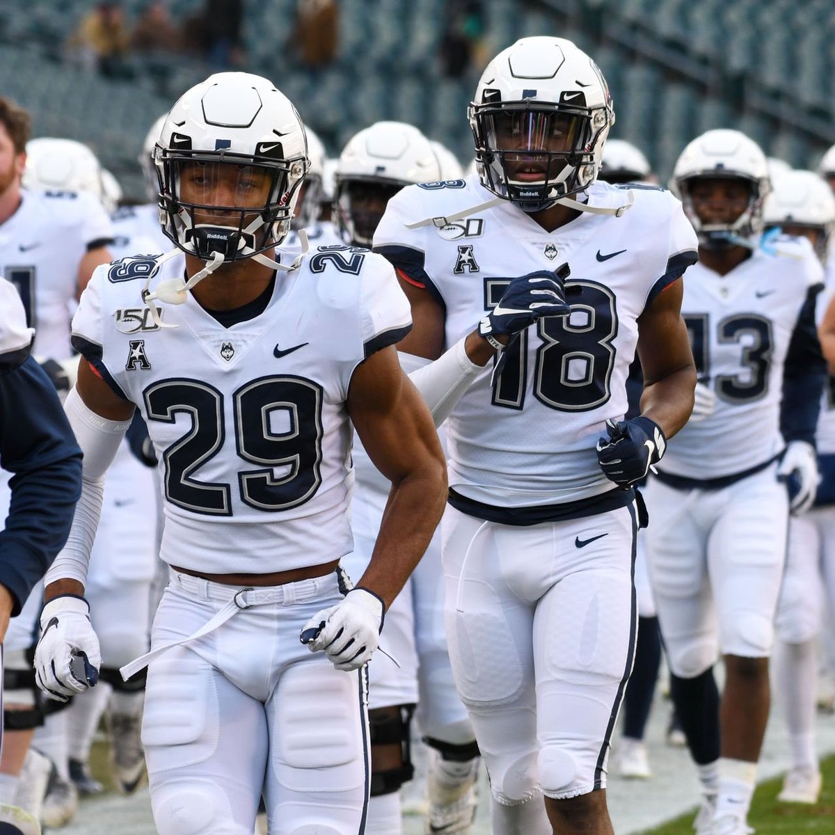 Blessed and honored to receive an offer from the University of Connecticut ❗️<a href="/CoachJeffMoore/">Coach Jeff Moore</a> @UConnCoachMora <a href="/UConnFootball/">UConn Football</a> <a href="/BrianDohn247/">BrianDohn247</a>