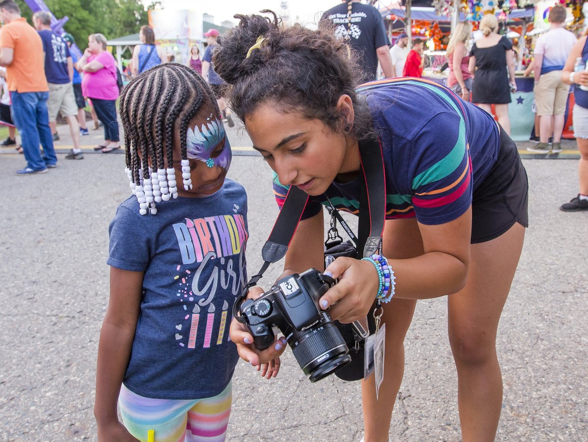 MIPAMSU's tweet photo. Looking to support young Michigan journalists this #GivingTuesday? A thread of 4 campaigns to consider https://t.co/pYRNFYULFQ