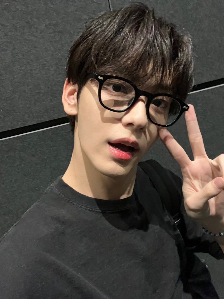 kuu_uu00's tweet photo. #MAMAVOTE  #txt  
실트입니다 수빈이의 러브. 와 함께
다시 열투표 가보자구요 https://t.co/f3MIAlszKO