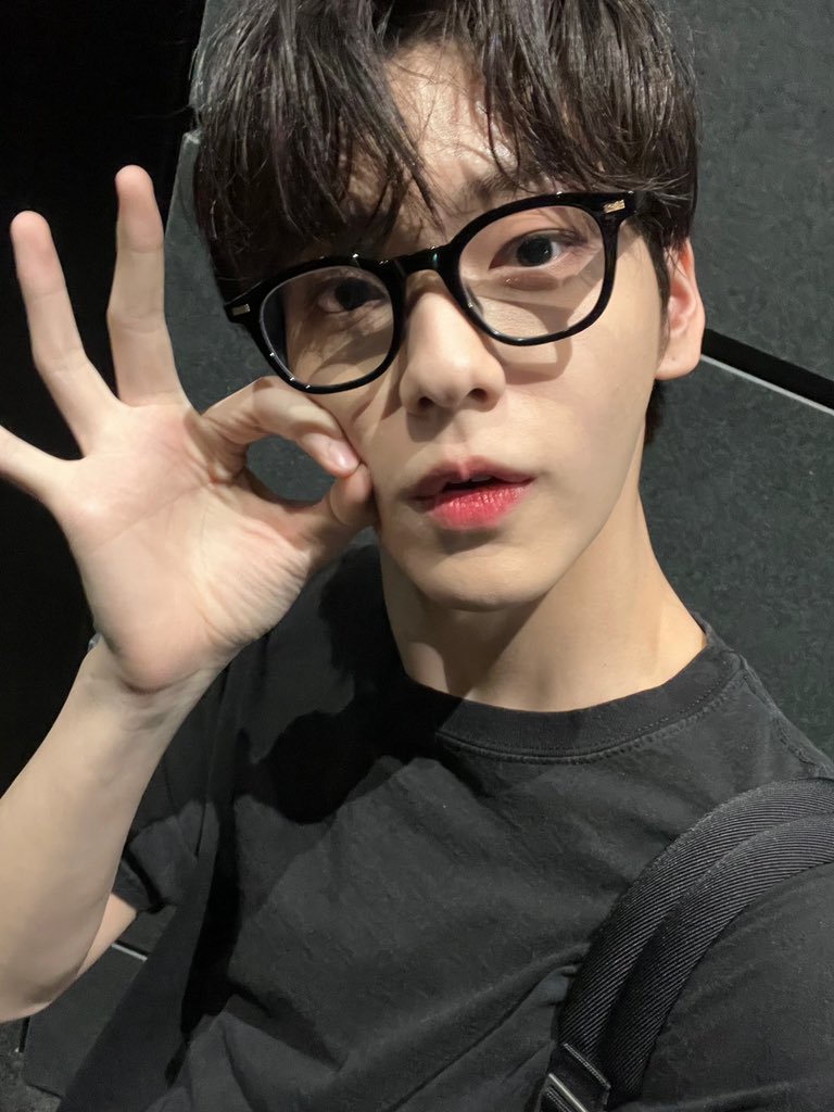 kuu_uu00's tweet photo. #MAMAVOTE  #txt  
실트입니다 수빈이의 러브. 와 함께
다시 열투표 가보자구요 https://t.co/f3MIAlszKO