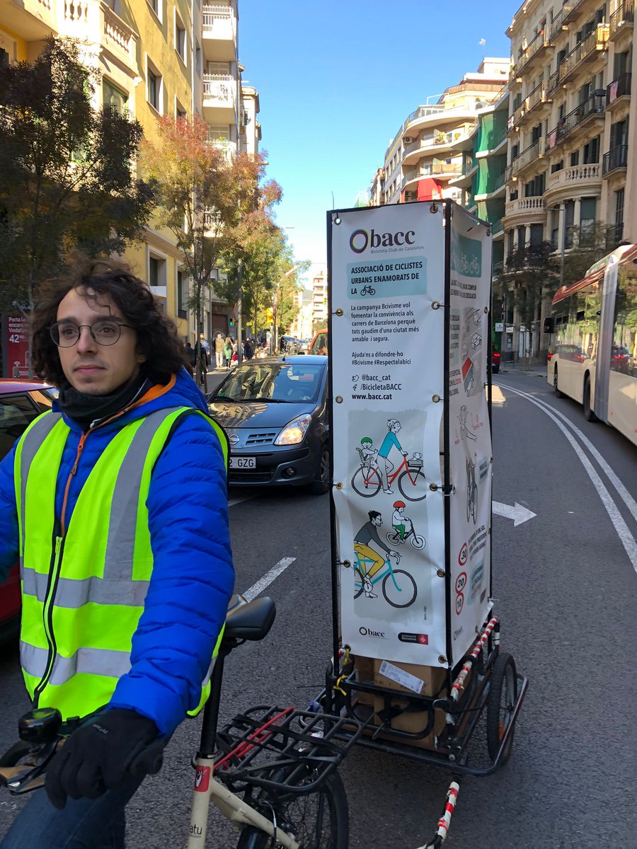 bacc_cat's tweet photo. Fem una jornada més de la campanya #Bcivisme al districte de @Bcn_Gracia recordem la importància de la convivència, el respecte mutu i sobretot la protecció i prioritat dels mitjans de transport més vulnerables com la #bicibcn i vianants.🙌
Amb el suport de @bcn_ajuntament https://t.co/IuSFziJKtN
