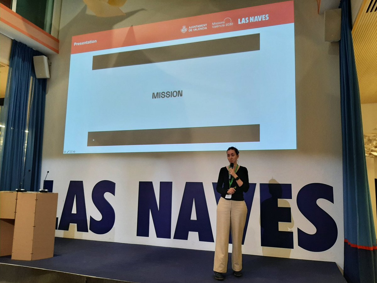 vlcinnovation's tweet photo. ISPIM | Mostramos a los jóvenes investigadores del #JuniorResearcherLab de @ispim #MissionsValència 2030, el modelo de gobernanza de la innovación basado en misiones que mejoran la vida de las personas y que conjuga a todo el ecosistema de #innovación de la ciudad.
#CiutatNeutra https://t.co/48sthu5JoX