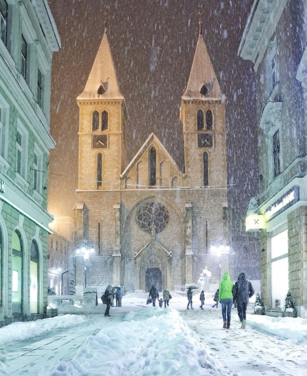 evrenseImerak's tweet photo. Saraybosna'da akşam.. Bosna Hersek. https://t.co/iFVCqNOsHZ
