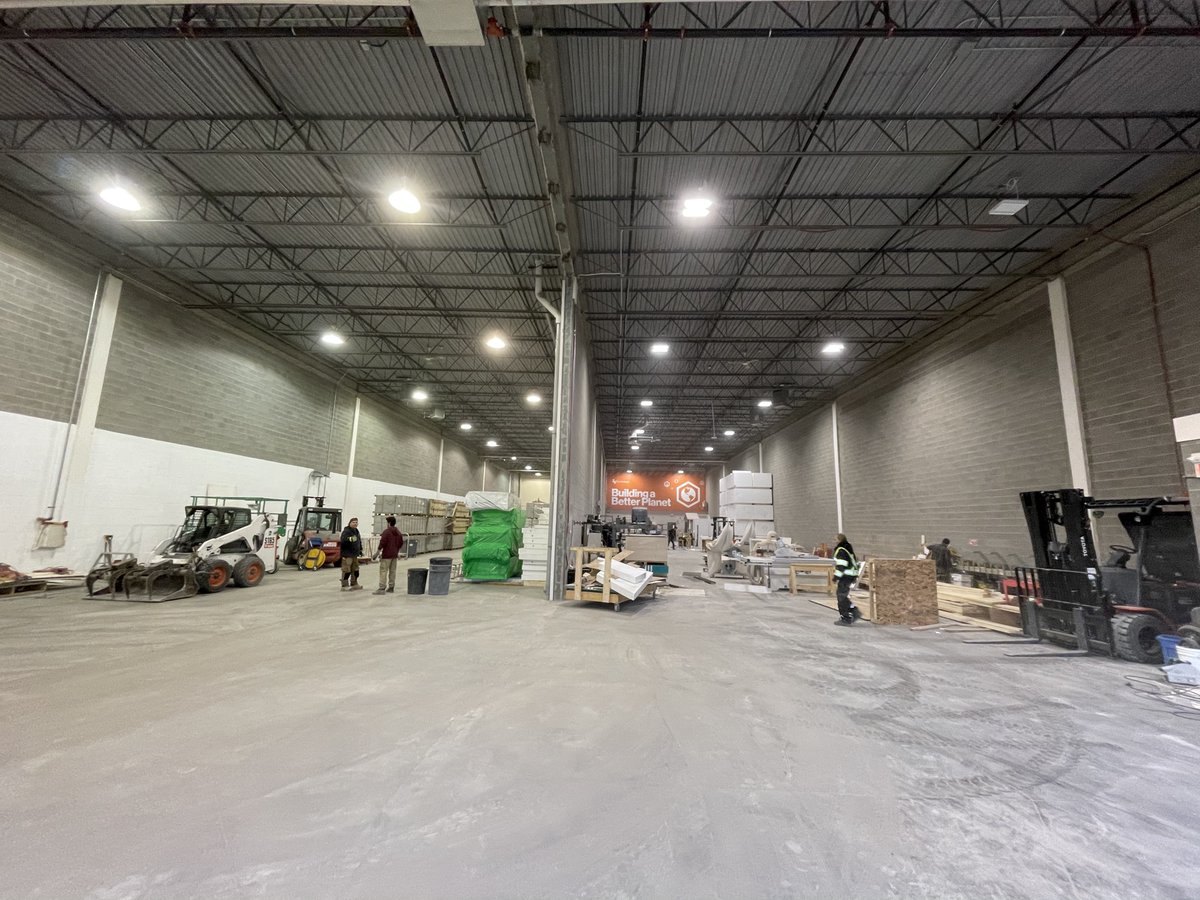 ZS2Technologies's tweet photo. π₯ We are growing here at ZS2! After recently acquiring the space beside us, we have knocked down the wall in the back, expanded our manufacturing, and are adding more office spaceππ½
#techstartup #cleantech #constructionindustry #buildingwithsips #sustainablebuilding https://t.co/4R1Pu8oI6K