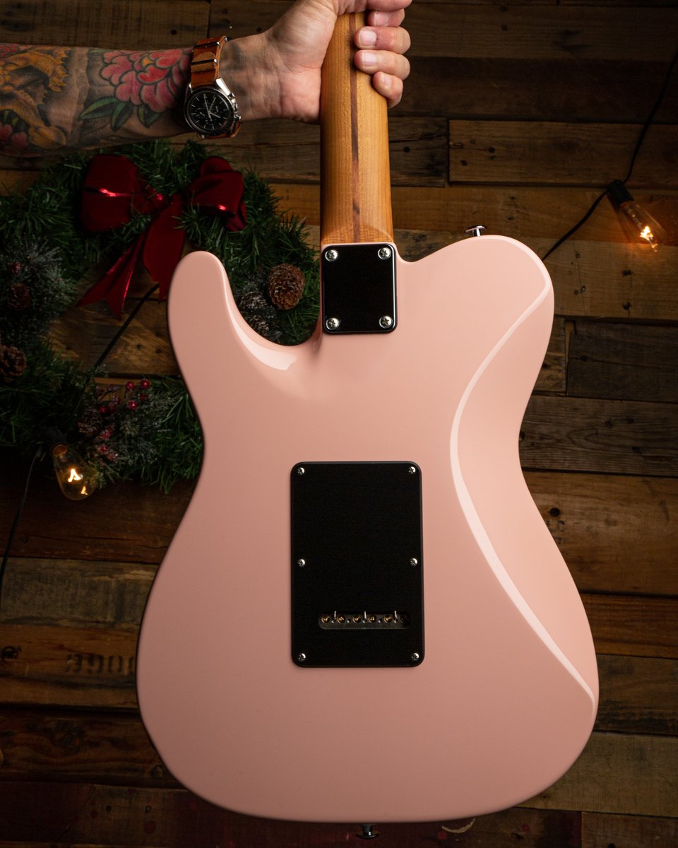 SuhrCustom's tweet photo. Custom Classic T built for Chicago Music Exchange!
Find a dealer now at https://t.co/QFUoXZAGyc.
Instrument Specifications:
Serial Number: 65824
Model: Classic T
Finish: Shell Pink
Body Wood: Paulownia
Neck: Roasted Maple
*
*
*
#suhr #suhrcustom #guitar #classicT #shellpink https://t.co/SEBXij5kN6