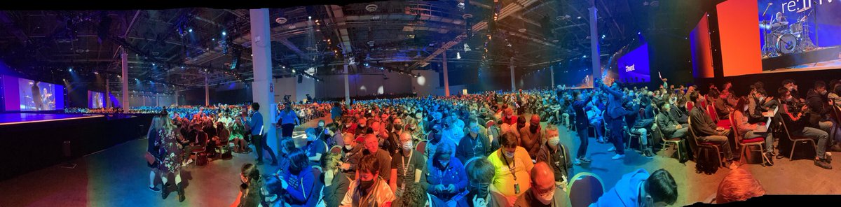 Luc van Donkersgoed tweet media