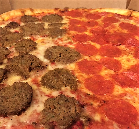 CafeRichiesto's tweet photo. When you can't decide, get both😍🍕🙌
.
Order your great meal today! ⤵
.
Online Ordering ➡ https://t.co/73TTnXRhLA
.
#CafeRichiesto #Rte32 #NewWindsor #Westpoint #WoodburyCommons #Cornwall #I87 #CentralValley https://t.co/XtazBB5ZRw