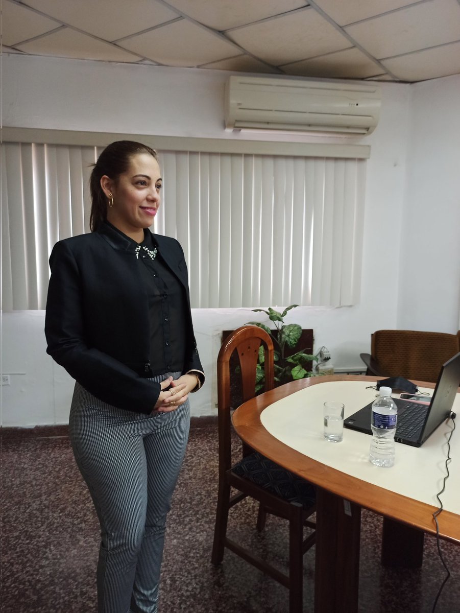 Con orgullo recibimos hoy la presentación de la tesis de maestría de <a href="/IliCubaMinjus/">I</a>, Directora General de Desarrollo del @CubaMinjus, quien puso la ciencia en función del Derecho, la Comunicación y la Informatización, evaluada con calificación excelente de 5 puntos.
#CubaVive 🇨🇺