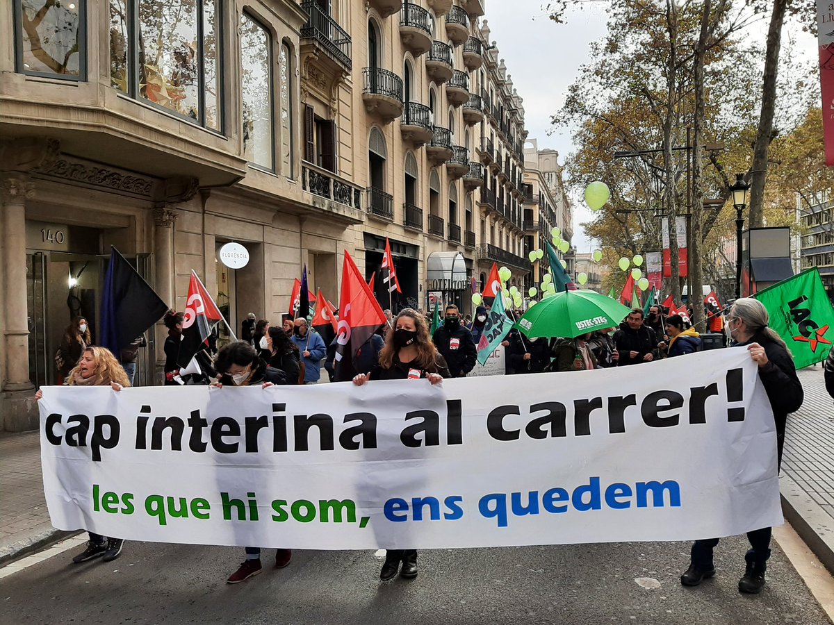JosepJoMateix's tweet photo. Passo algunes fotos d la moguda d'avui, piquet i mani unitària a BCN #VagaSectorPúblic30Nov https://t.co/TwtQDpe9L2