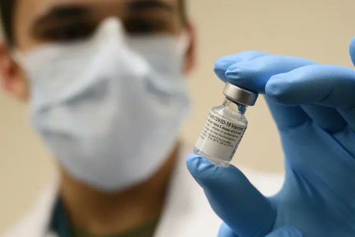GsmithsMarxists's tweet photo. 'The emergence of a new, highly-transmissible variant of COVID-19 threatens to deepen the coronavirus crisis. This disastrous setback is the entirely predictable result of capitalist profiteering. The alternative is clear: socialism or barbarism.'
https://t.co/rrqtXrONSY
#marxism https://t.co/dYOQGNF60B