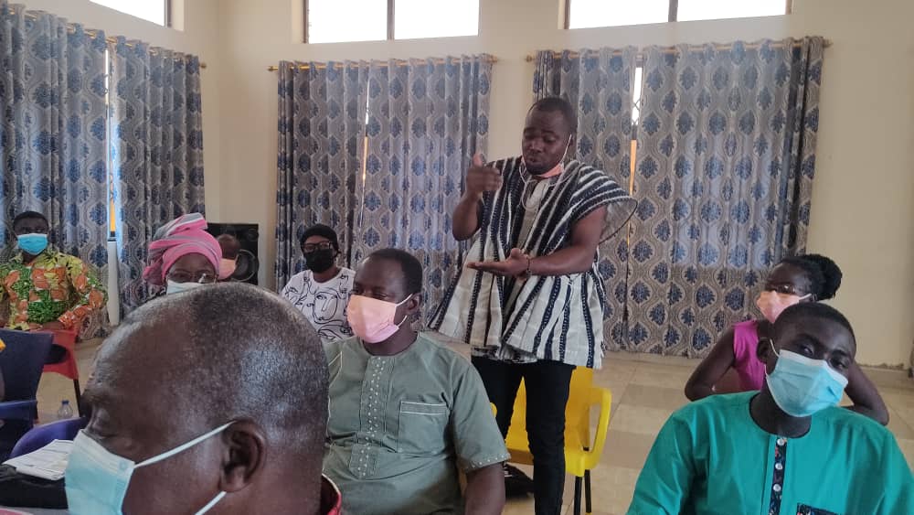 CDDGha's tweet photo. The team is seeking the views of various stakeholders on the election of MMDCEs, among other proposed local government reforms. #LocalGovtReformsGH #CCSOsConsultations https://t.co/KtQamwArjs