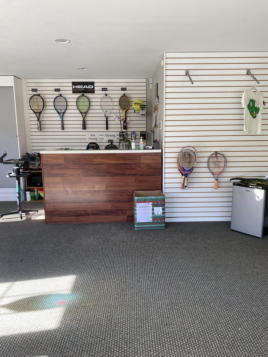 BoxFromHome1's tweet image. Donations set up and ready to go at Green Valley! Drop by for some tennis and pickleball while helping to make the world a better place. Donations until December 17th.